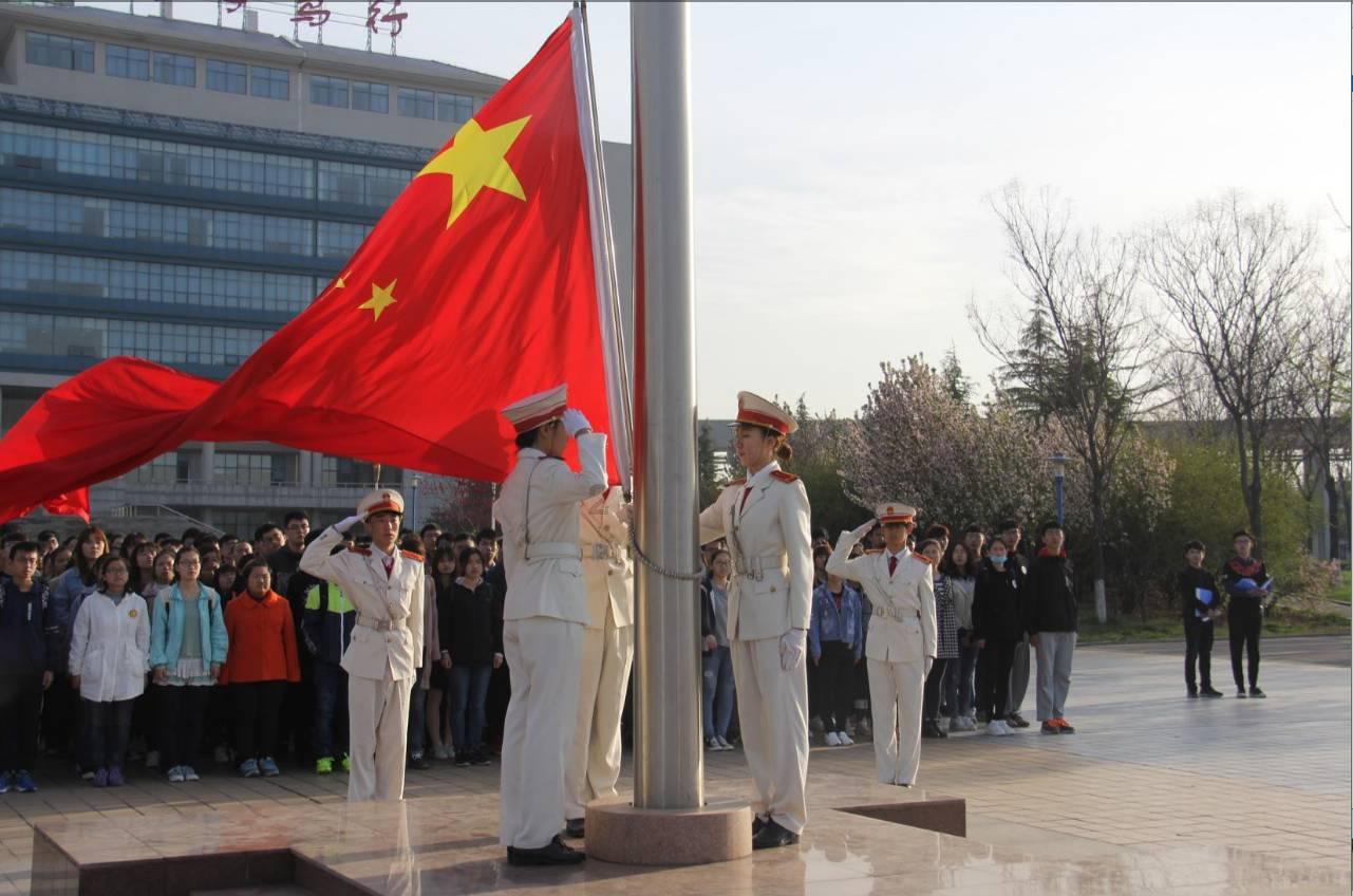 裙上繁花